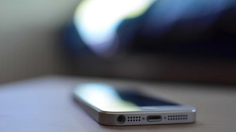 完美真人视讯团队合影与演播室